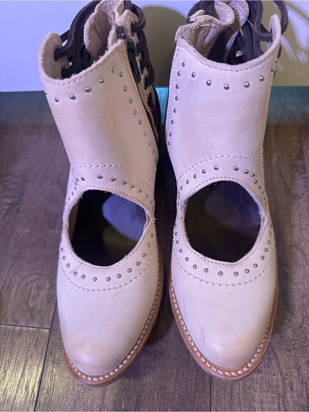 Freebird Desert size 7. Women's Beige Studded Cutout Ankle Boots